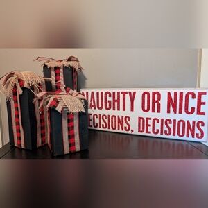 Farmhouse Style Wood Christmas Present Decoration